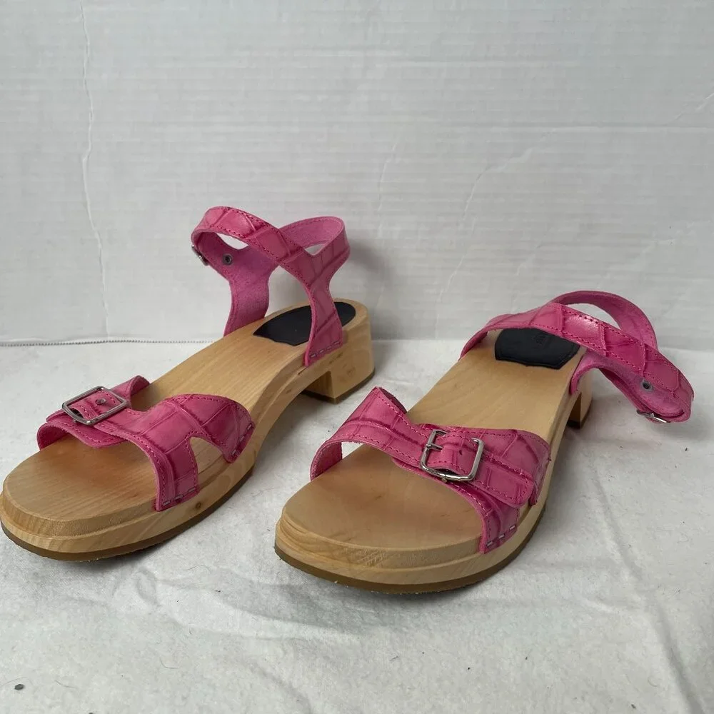 Swedish Hasbeens Embossed Pink Clog Sandal Low Heel Adj Ankle Strap - Picture 3 of 9